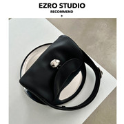 EZRO洋气！蛋形锁扣高级头层牛皮波士顿包小众设计手提女包