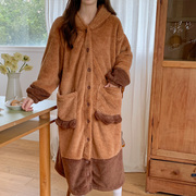 卡皮巴拉睡衣女珊瑚绒秋冬款豚门熊加厚长款睡袍连体家居服两件套