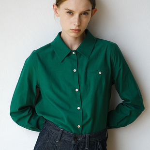 mannee慢呢秋冬简约质感基础，款法式红森林，绿天丝棉长袖衬衫