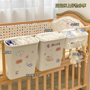 婴儿挂式床挂收纳挂袋宝宝床头置物筐尿不湿纸尿裤床边挂篮围栏盒