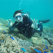 海南三亚亚龙湾爱琴海潜水基地，远海潜水体验持证潜水潜水考证