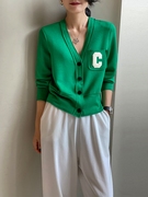 C字母V领开衫外套女欧洲站2024春秋宽松显瘦上衣绿色棒球服潮