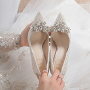 银色婚鞋新娘鞋2024春夏高跟鞋，女细跟主婚纱亮片订婚结水晶鞋