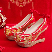超高跟婚鞋坡跟中式婚礼秀禾鞋，古风红色汉服新娘鞋结婚翘头绣花鞋