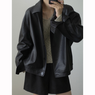 mmcc2023版房自制黑色时尚，翻领单排扣宽松休闲长袖，皮衣外套夹克女