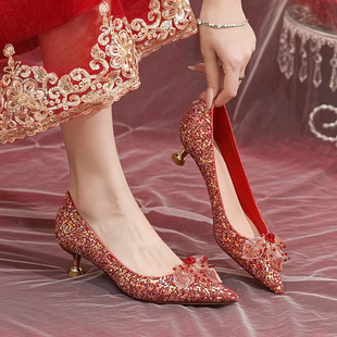 中式红色秀禾婚鞋新娘鞋主婚纱，蝴蝶结高跟鞋女3cm气质低跟水晶鞋