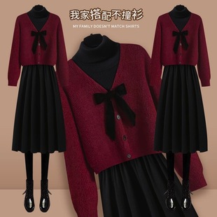 红色黑裙配大衣的内搭打底针织连衣裙女秋冬修身显瘦中长款毛衣裙