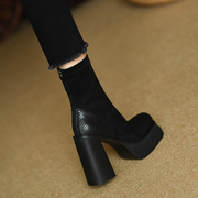misili黑色弹力靴拼接粗跟短靴，2023秋冬季高跟鞋厚底女靴子