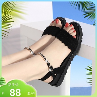 平底凉鞋女夏季小坡跟百搭2023黑色绒面水钻鞋软底罗马沙滩度假鞋