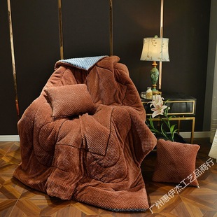 午睡毯子加厚折叠抱枕被子两用冬季加大珊瑚绒毯办公室二合一