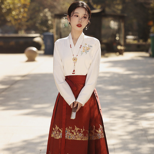 红色马面裙敬酒服新娘，旗袍套装2024新中式订婚礼服女平时可穿