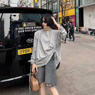 韩国东大门时尚设计感长袖，t恤女纯色，垫肩抽褶设计宽松显瘦2024潮