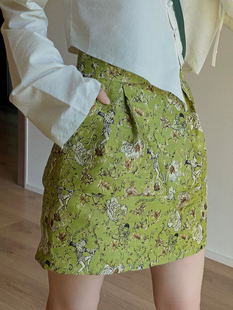 jophondlou量身复古绿色，印花短裙显腿长，气质花苞半身裙2022夏