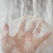 蓝色蕾丝布婚礼布背景(布背景)布纱网雪纺，布料黄色白色系(白色系)白纱，雷丝巾(雷丝巾)彩色桌