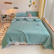 夏季加厚珊瑚绒披肩小毛毯被子办公室午睡毯法兰绒床单午休毯铺床