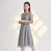emoo杨门2024春装，长袖连衣裙灰色蕾丝，中长款裙通勤纯色修身