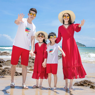 海边度假亲子装一家三口母女装，沙漠红色连衣裙沙滩裙洋气带袖长裙