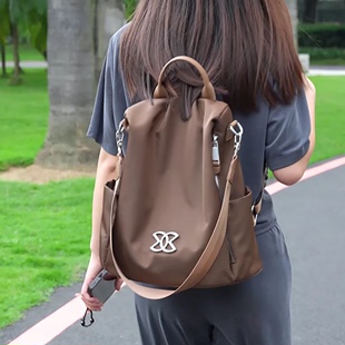 香港品牌背包女士双肩，包2024款轻便大容量，时尚旅行包户外休闲书包
