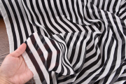 柔软垂感全真丝乔其纱，竖条纹的1.14米宽黑白条纹薄款真丝75元