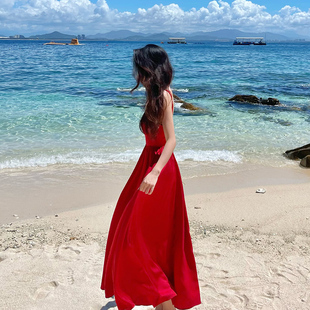 三亚海边拍照衣服超仙红色吊带沙滩长裙，泰国穿搭度假连衣裙高级感