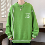 绿色毛衣男秋冬季加厚保暖圆领线衣，青少年个性提花内搭针织衫