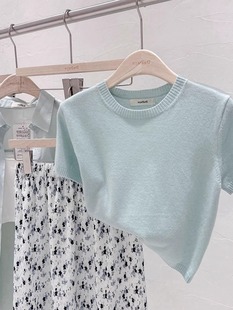 短袖t恤女夏季高腰，奶蓝色2024高级感法式甜辣风短款针织上衣