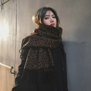 zgp日本时髦豹纹羊毛围巾女秋冬季加厚保暖披肩两用百搭羊绒围脖