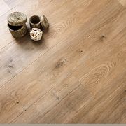 强化复合木地板仿实木家用防水耐磨卧室，室内地暖环保12mm北欧