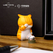 创意小橘猫公仔猫咪摆件装饰品台式电脑桌趴趴猫玩偶屏幕显示器