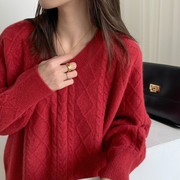 本命年龙年衣服过年红色毛衣女秋冬短款v领打底衫加厚麻花针织衫
