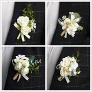 韩式西式婚礼结婚新郎新娘，胸花手腕花白色，森系伴娘姐妹团襟花