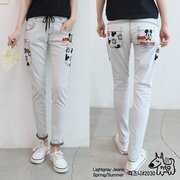 韩国ntg2024春季女装米，白色松紧腰弹力卡通，刺绣小脚牛仔长裤