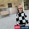 款韩版儿童休闲兔绒包芯纱黑白撞色棋盘格针织毛衣