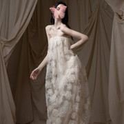 裹胸花苞裙法式新娘，晨袍结婚礼服花朵刺绣长款摄影拍照连衣裙高级