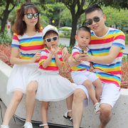特别的亲子装一家三口夏季短袖亮丽彩虹条纹t恤时尚潮家庭装