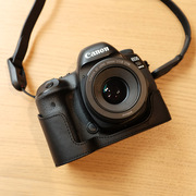 佳能单反5d4相机包r62配件r8保护套皮套5d3底座r7真皮r10相机套r5