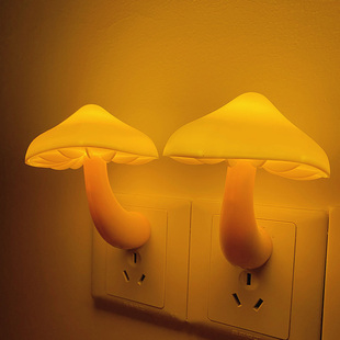 ins可爱蘑菇灯插电式led床头，小夜灯光控感应卧室睡眠起夜灯氛围灯
