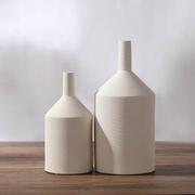 现代简约风格白色素烧条纹陶瓷花瓶摆件新中式风格装饰工艺品