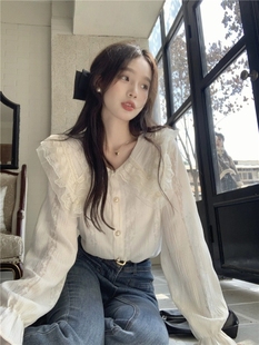 2023秋季女装韩版法式蕾丝拼接娃娃领甜美长袖衬衫