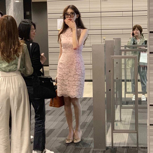 2024夏季林志玲明星同款粉色无袖气质修身显瘦蕾丝连衣裙女装
