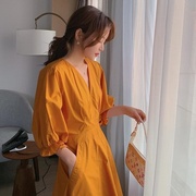 姜黄色(姜黄色)连衣裙，女夏2022法式桔梗复古v领显瘦长裙小个子初恋裙