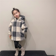 小众时髦女童格子毛绒外套，加棉加厚2022年冬装小儿童连帽棉服
