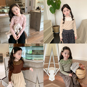 艾摩贝贝童装韩版秋季女童洋气柔软羊绒坑条蕾丝领打底衫