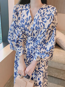 韩国chic2024春季法式复古长裙气质打底v领豹纹碎花连衣裙女