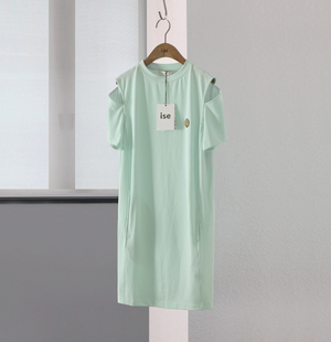ise 浅绿色圆领露肩设计中长款连衣裙K2020703-1089
