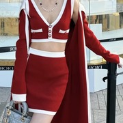 红色喜庆针织套装拼色羊毛，开衫背心半裙新年圣诞三件套
