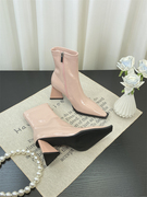 粉色高跟瘦瘦靴2023秋冬法式高级感短筒靴，尖头粗跟侧拉链漆皮短靴