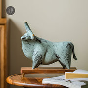 景德镇生肖陶瓷牛摆件牛转乾坤，高端艺术雕塑，办公室玄关柜书房