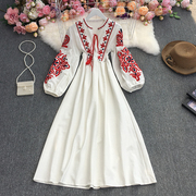 波西米亚民族风刺绣花朵圆领，灯笼袖褶皱，宽松显瘦百搭长裙连衣裙女
