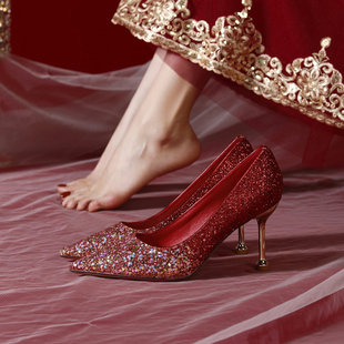 红色婚鞋女中式秀禾水晶鞋，新娘鞋2024春夏浅口宴会性感高跟鞋